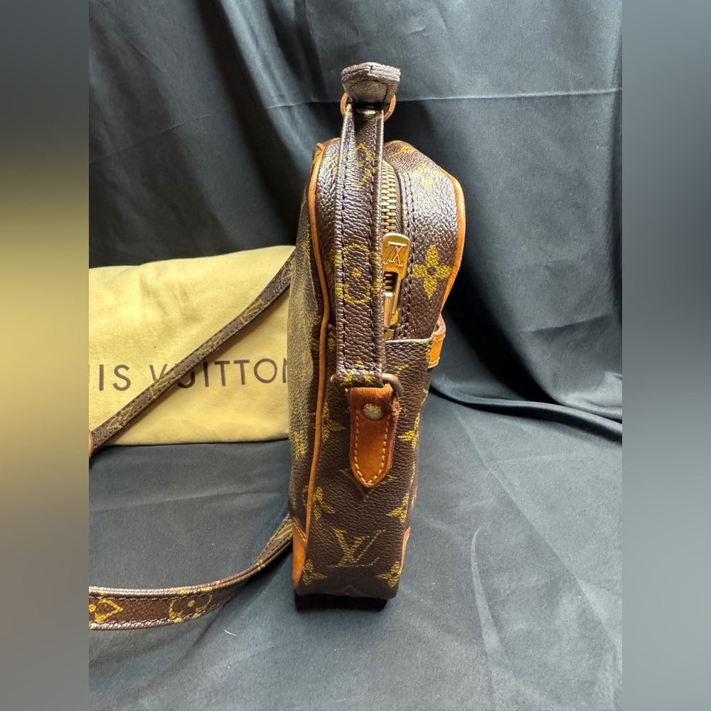 Louis Vuitton LV Danube Brown Monogram Crossbody/Shoulder Bag with COA - Picture 3 of 16